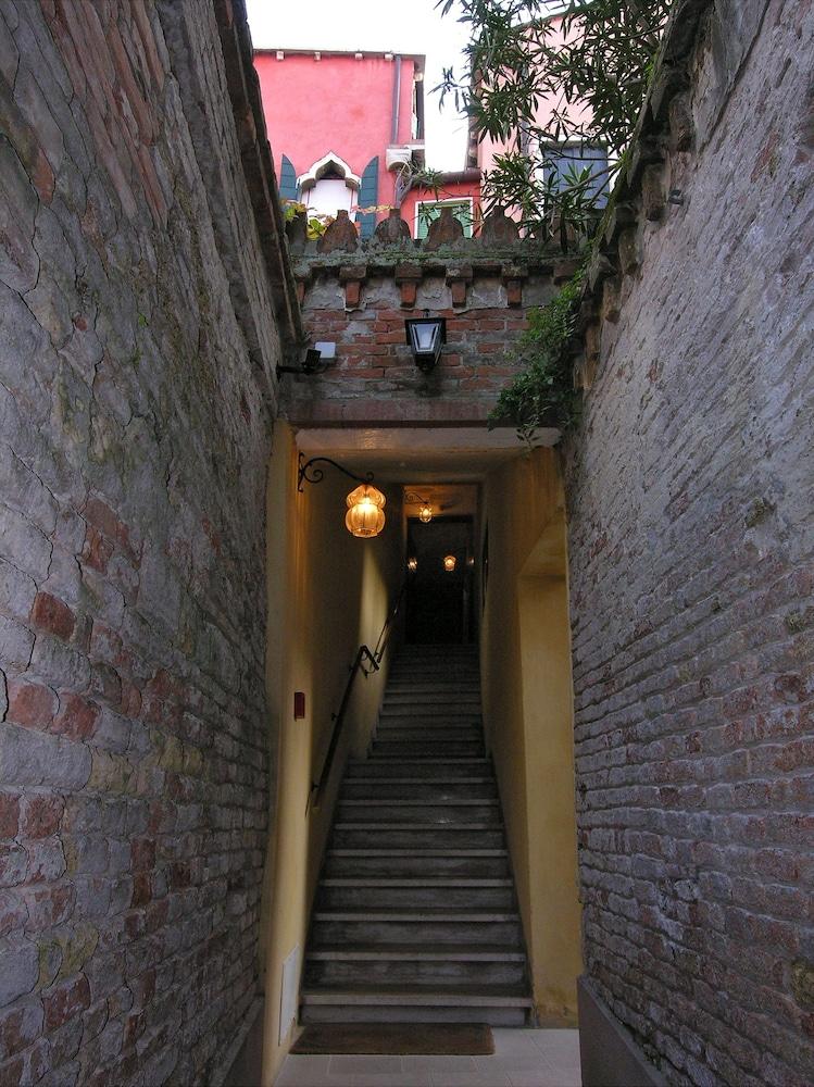 Ca' Centopietre Venedig Exteriör bild