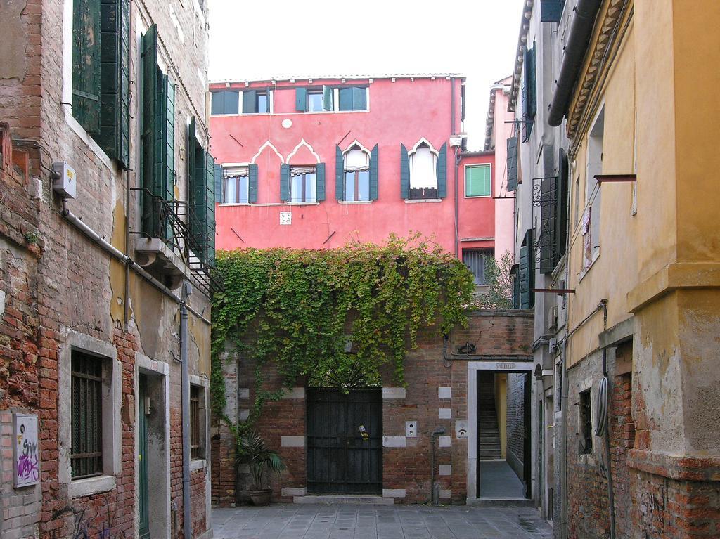 Ca' Centopietre Venedig Exteriör bild