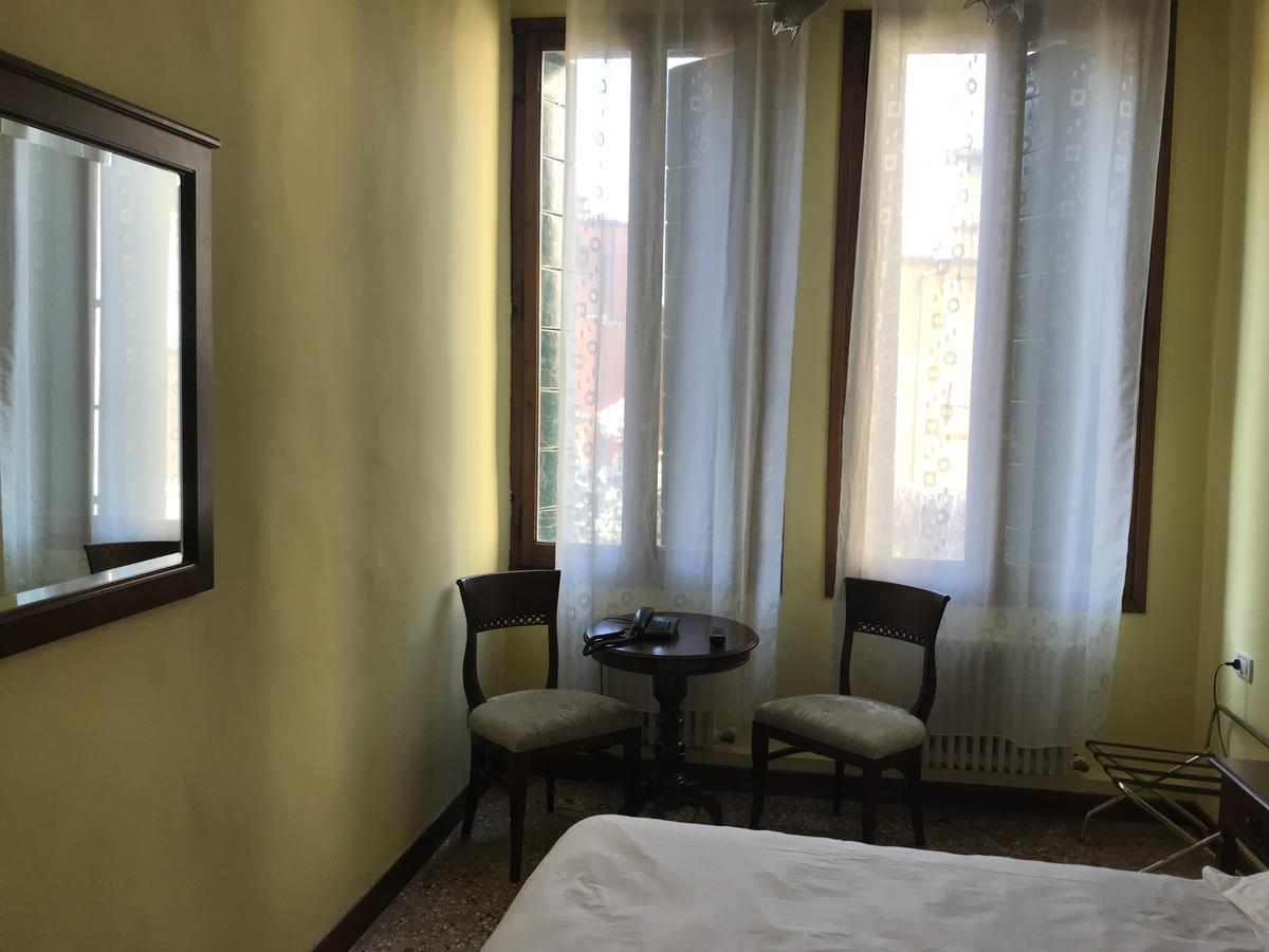 Ca' Centopietre Venedig Exteriör bild
